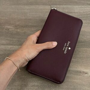 Kate Spade women zipped wallet